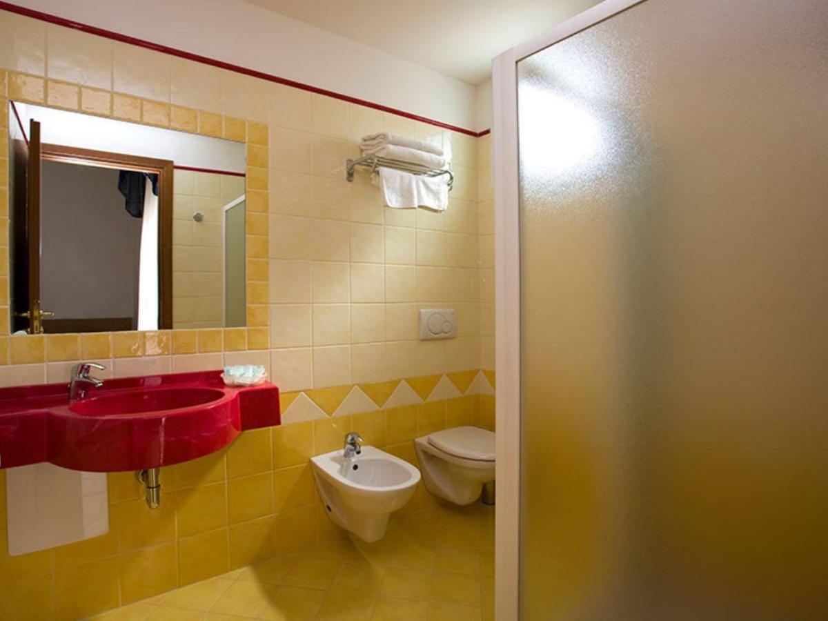 Hotel Arena Римини Екстериор снимка